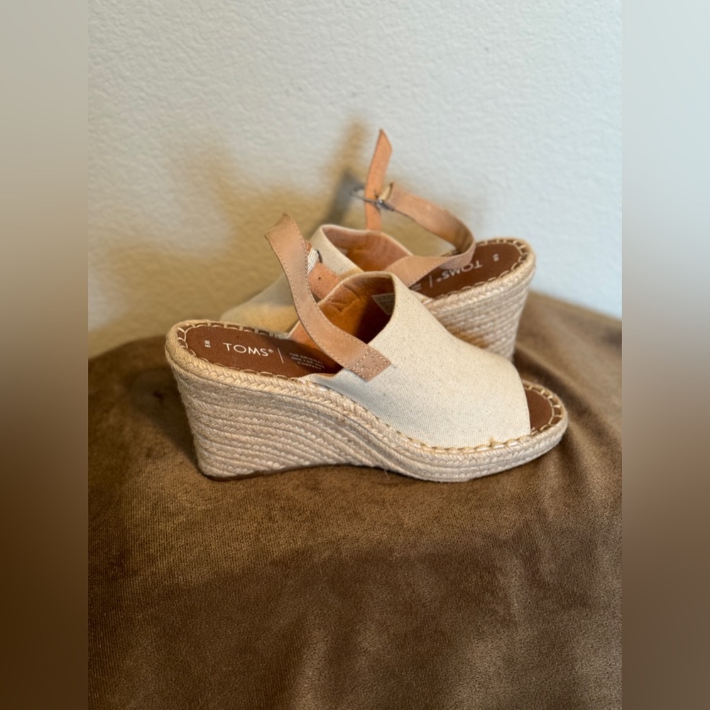 Toms Cream and Tan Wedge Sandals